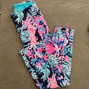 Lilly Pulitzer Weekender Leggings in Garden Getaway. Size Small.